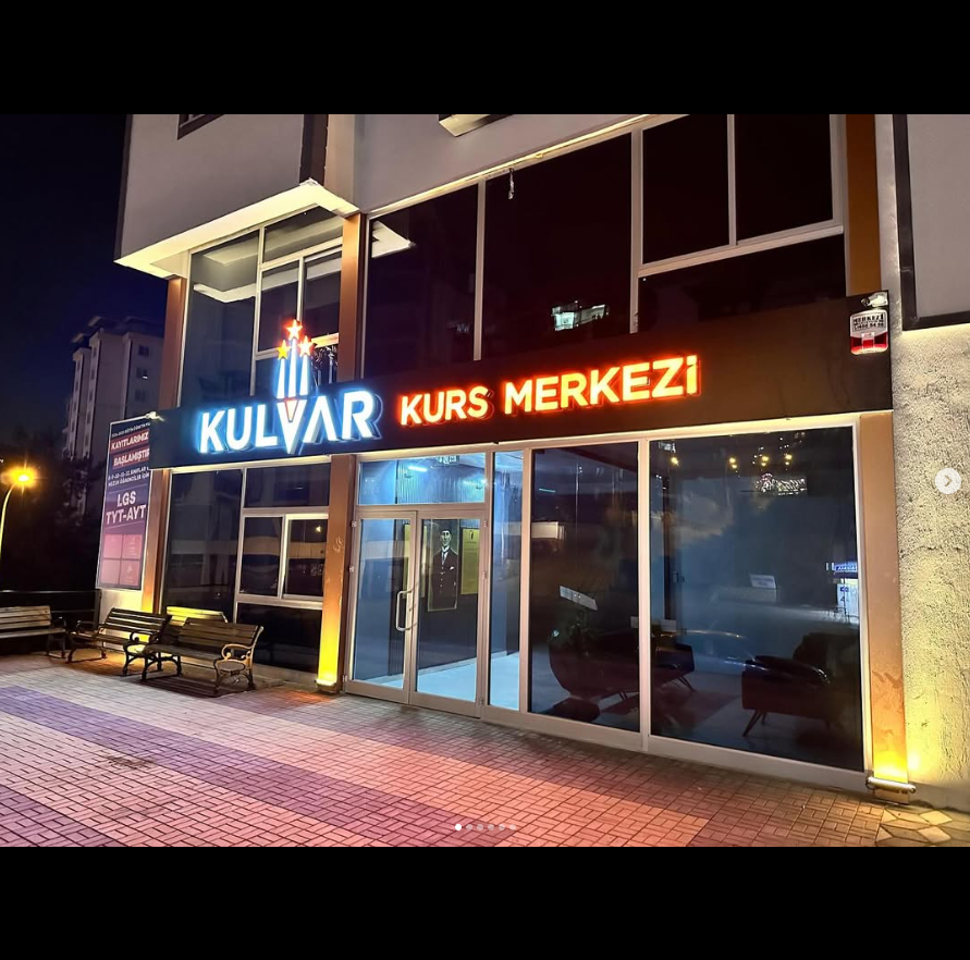 Kahramanmaraş kompozit cephe ve ışıklı kutu harf tabela uygulaması Kulvar Kurs Merkezi